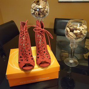 Red Fashionable Heels 8.5